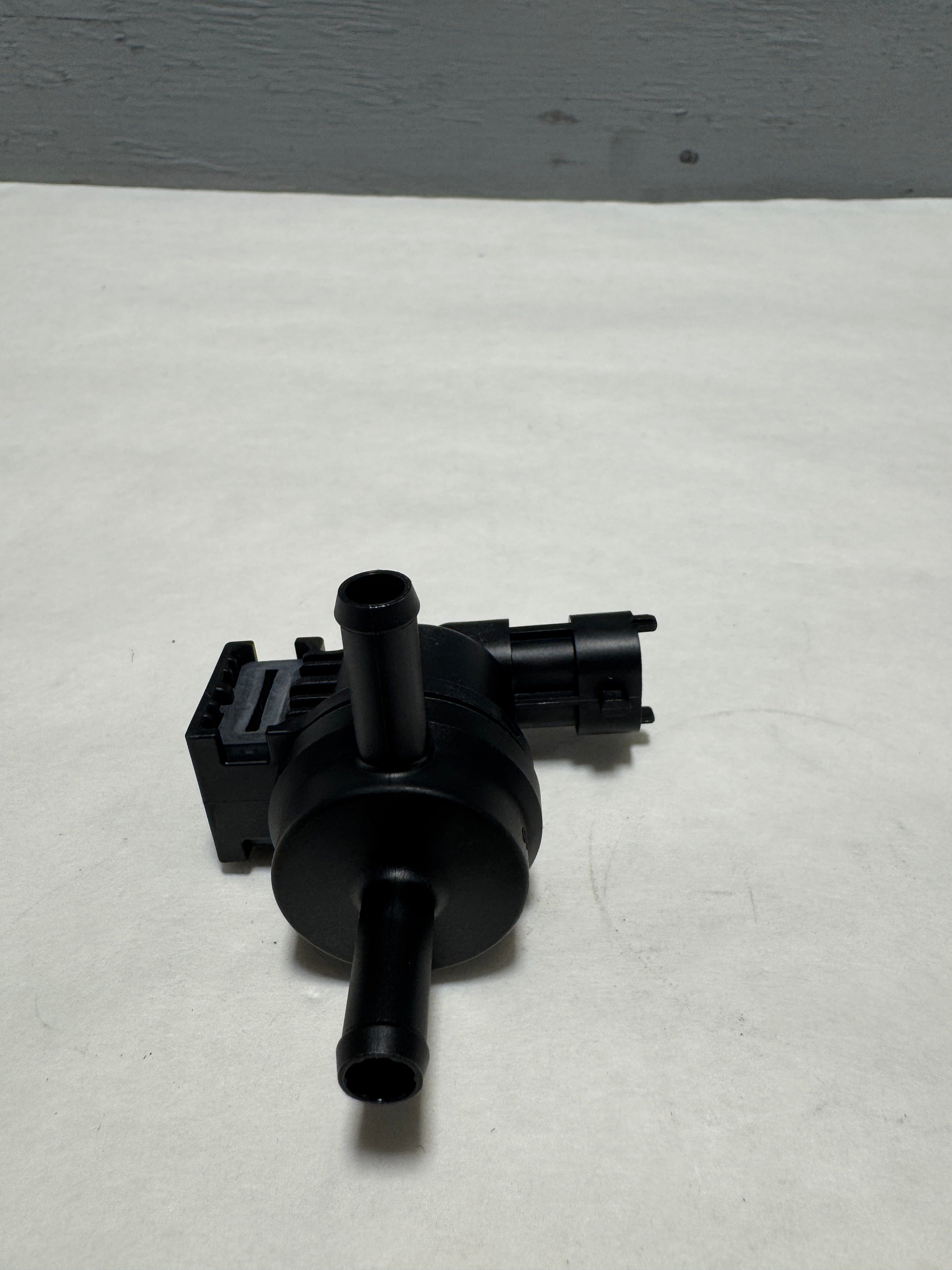 2015-2019 Kia Forte or Soul 2.0 Vapor Canister Purge Control Valve OEM