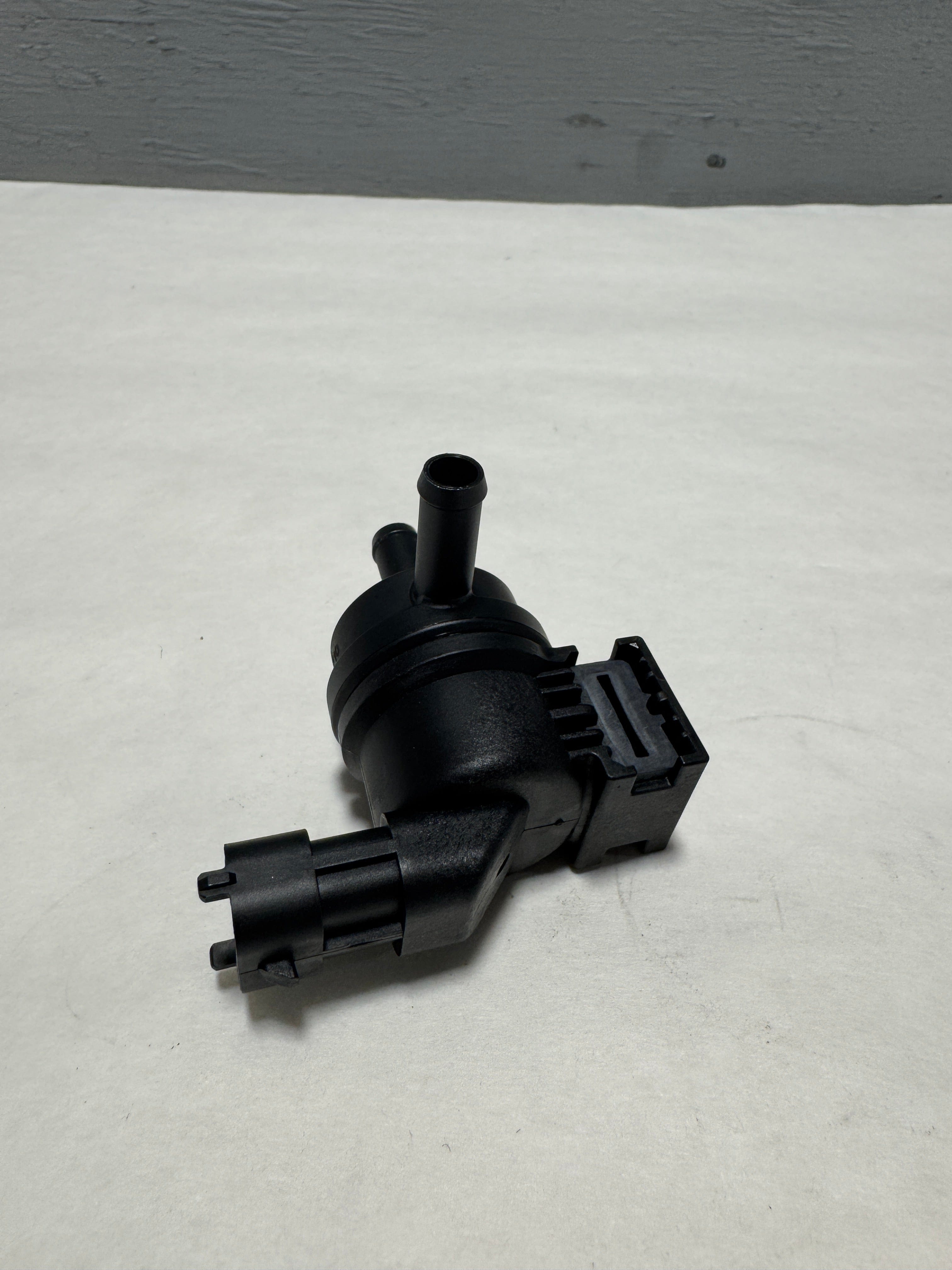 2015-2019 Kia Forte or Soul 2.0 Vapor Canister Purge Control Valve OEM
