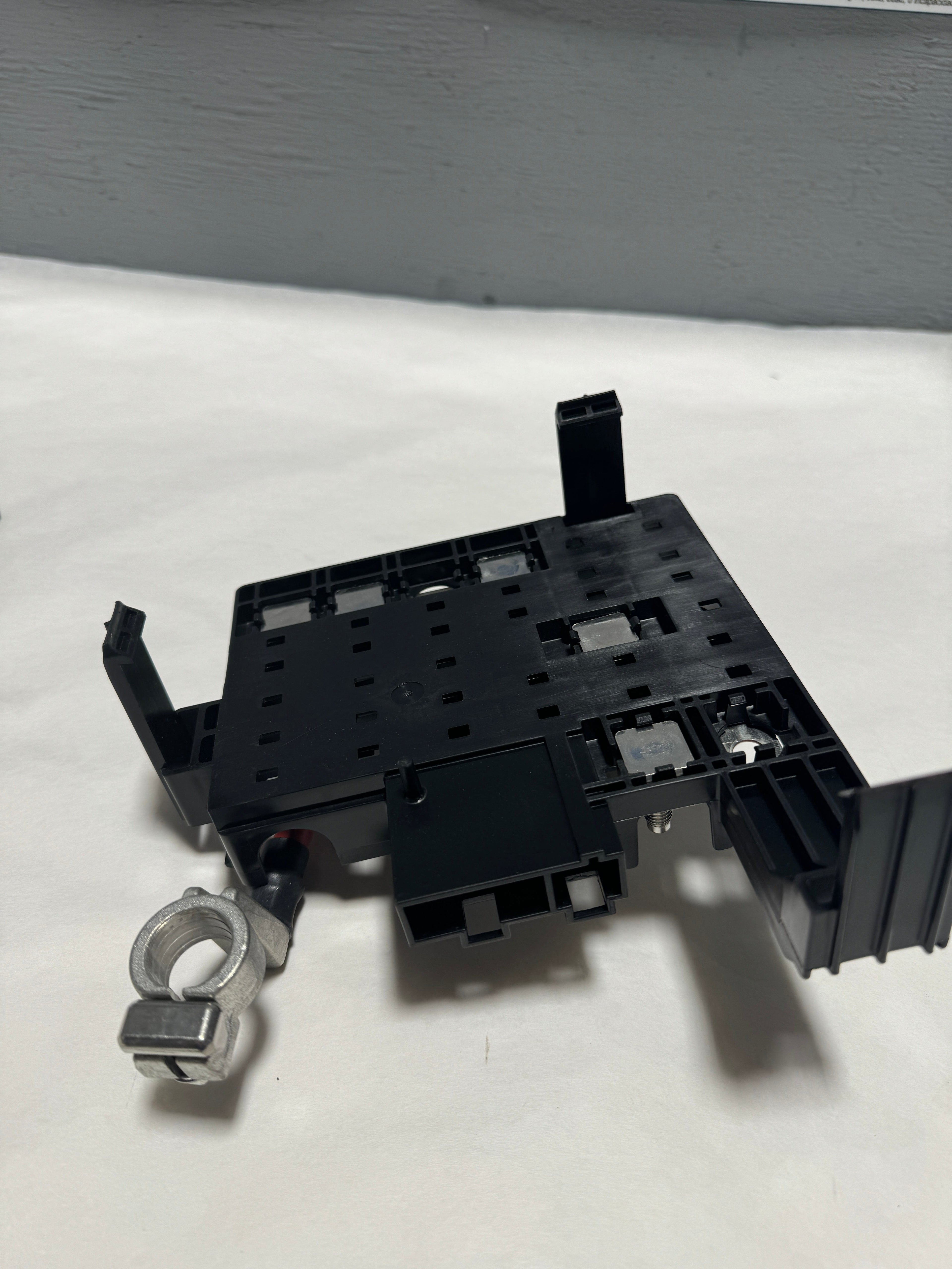 2017-2019 Sierra Silverado 1500 Battery Fusible Link Circuit Breaker OEM New