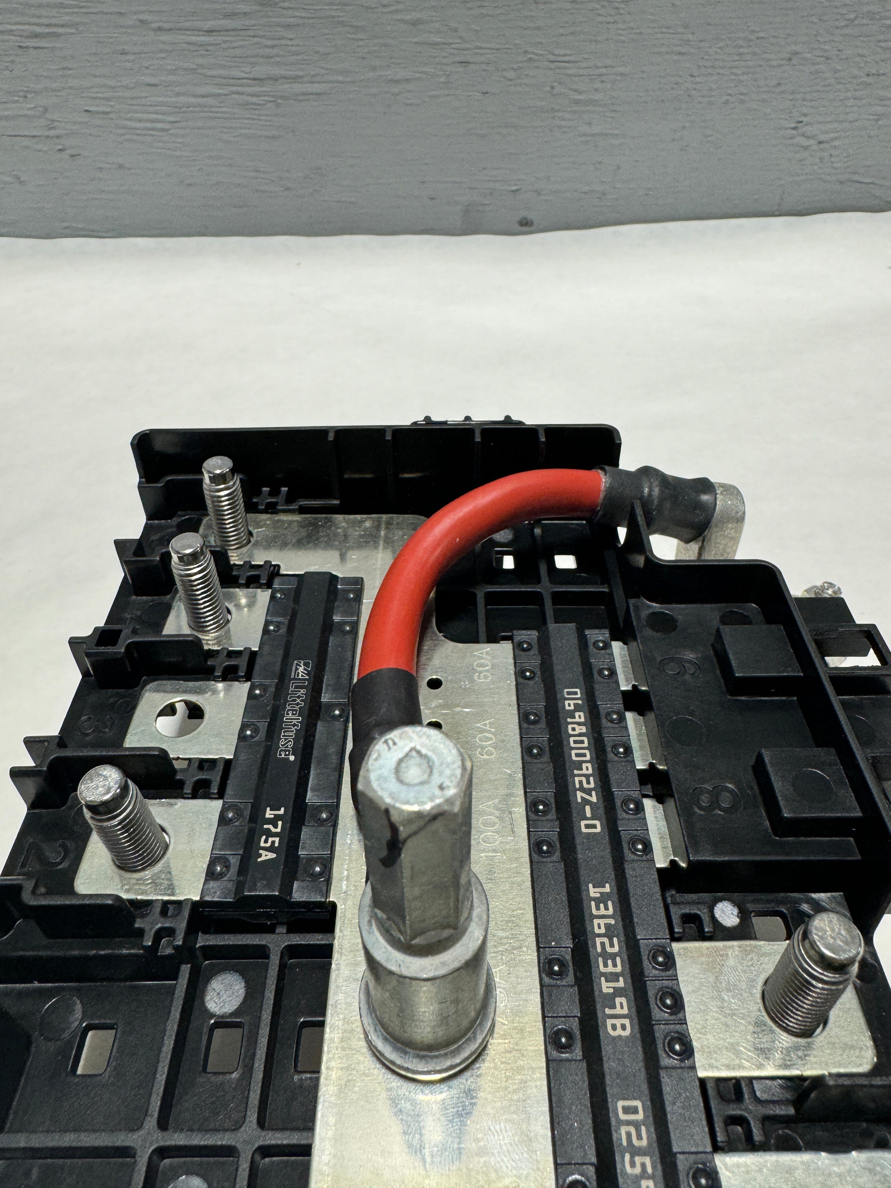 2017-2019 Sierra Silverado 1500 Battery Fusible Link Circuit Breaker OEM New